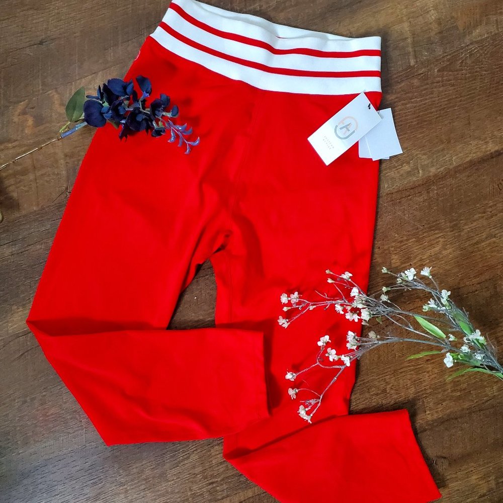 JustFab NWT Athletic Leggings - Size L (US)